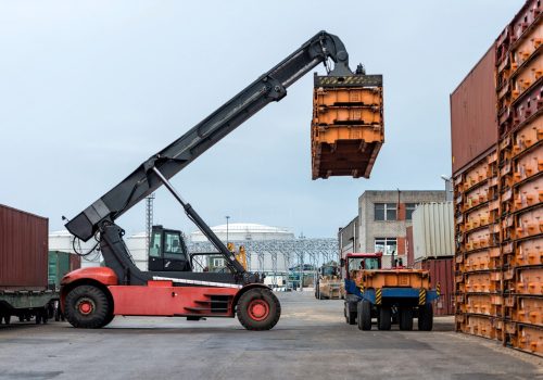 Spedycja kontenerowa FCL/LCL – booking, instrukcje załadunku, dowóz/odwóz z portów UE | Guliver